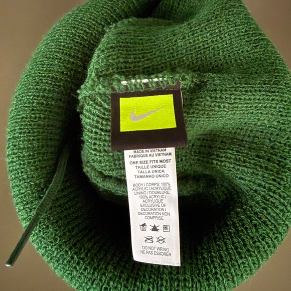 Nike beanie pom pom knit winter hat - Picture 3 of 3